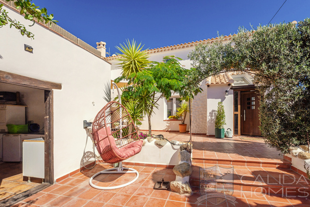 Casa Dove : Detached Character House for Sale in Arroyo Medina, Almería
