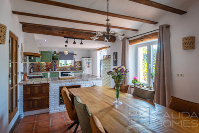 Casa Dove : Detached Character House in Arroyo Medina, Almería