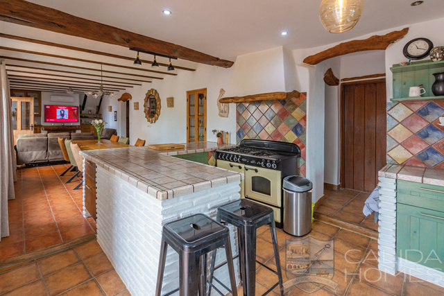 Casa Dove : Detached Character House for Sale in Arroyo Medina, Almería