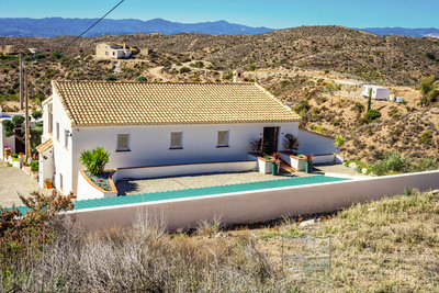 Casa Dove : Detached Character House in Arroyo Medina, Almería