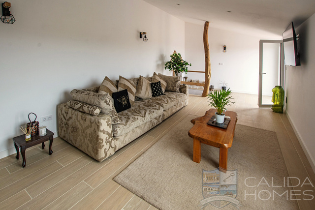 Casa Dove : Detached Character House for Sale in Arroyo Medina, Almería