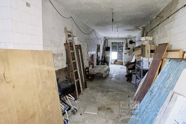 Casa Frank: Village or Town House for Sale in Albanchez, Almería