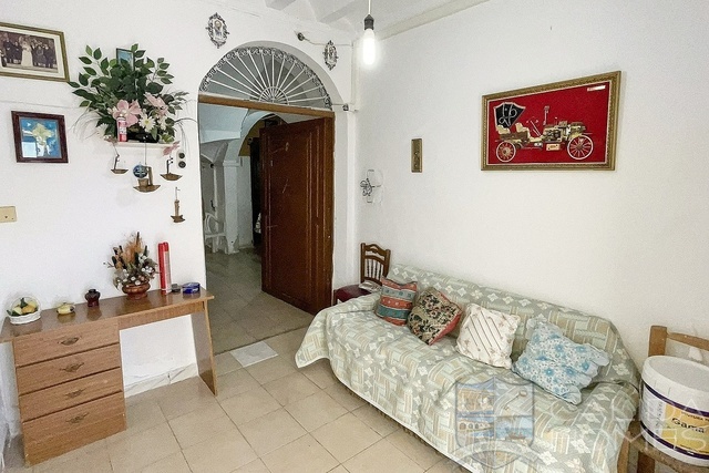 Casa Frank: Village or Town House for Sale in Albanchez, Almería