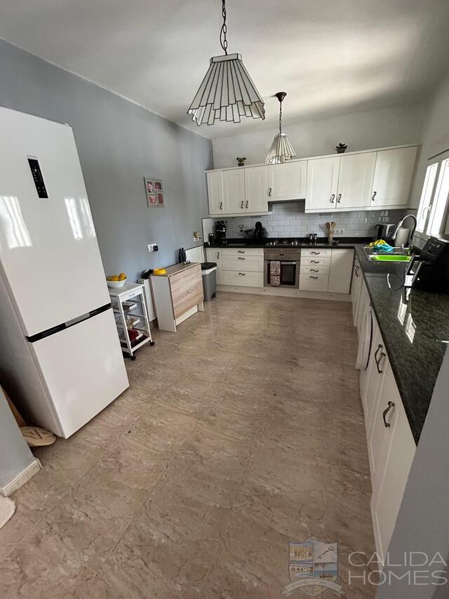 Casa Fuente: Resale Villa for Sale in Oria, Almería