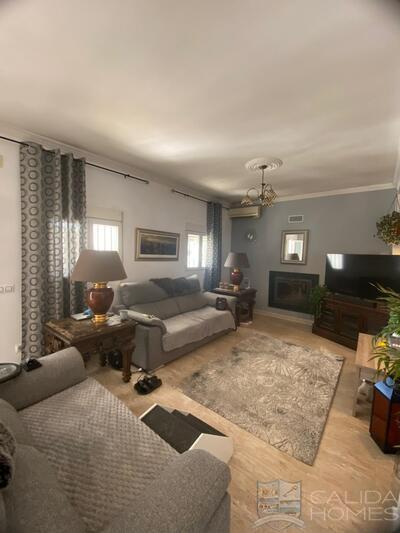 Casa Fuente: Resale Villa in Oria, Almería