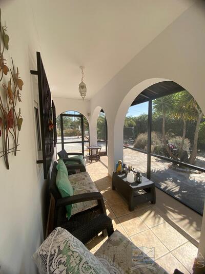 Casa Fuente: Resale Villa in Oria, Almería