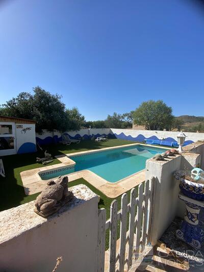 Casa Fuente: Resale Villa in Oria, Almería