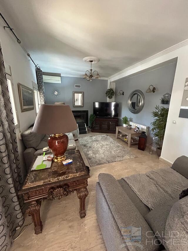 Casa Fuente: Resale Villa for Sale in Oria, Almería