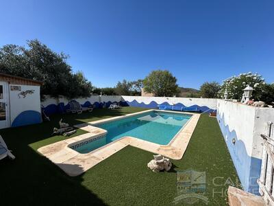 Casa Fuente: Resale Villa in Oria, Almería