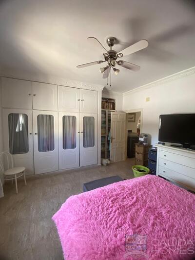 Casa Fuente: Resale Villa in Oria, Almería