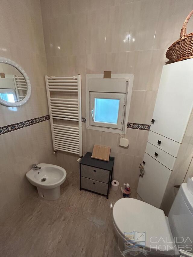 Casa Fuente: Resale Villa for Sale in Oria, Almería