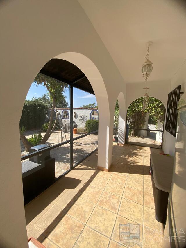 Casa Fuente: Resale Villa for Sale in Oria, Almería
