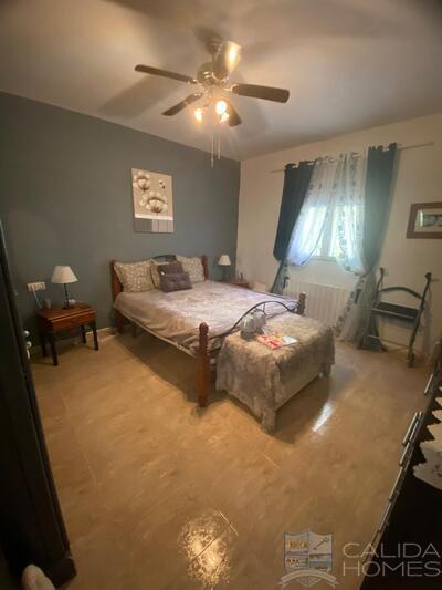 Casa Fuente: Resale Villa in Oria, Almería