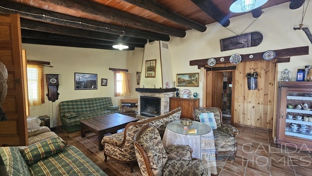 Casa Goldi: Detached Character House for Sale in Sierro, Almería
