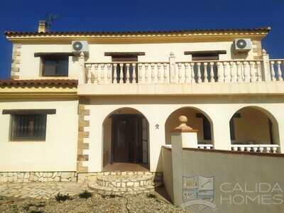 Casa Grande: Resale Villa in Arboleas, Almería