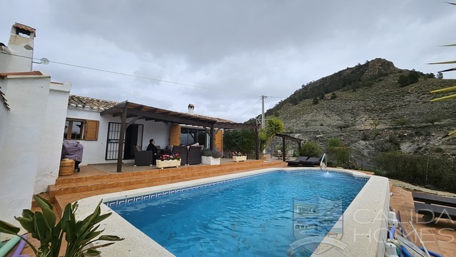 Casa Guapisima: Detached Character House for Sale in Albox, Almería