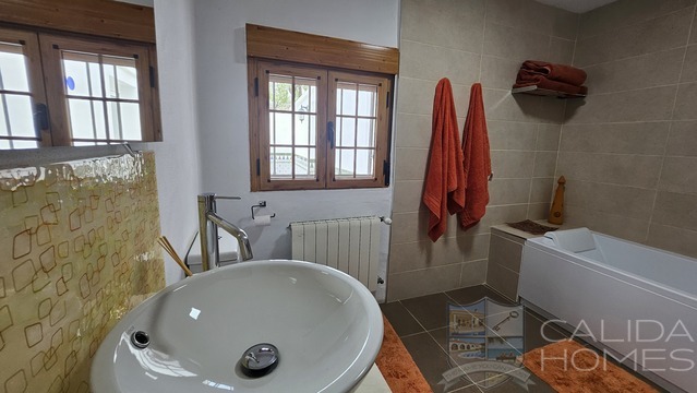 Casa Guapisima: Detached Character House for Sale in Albox, Almería