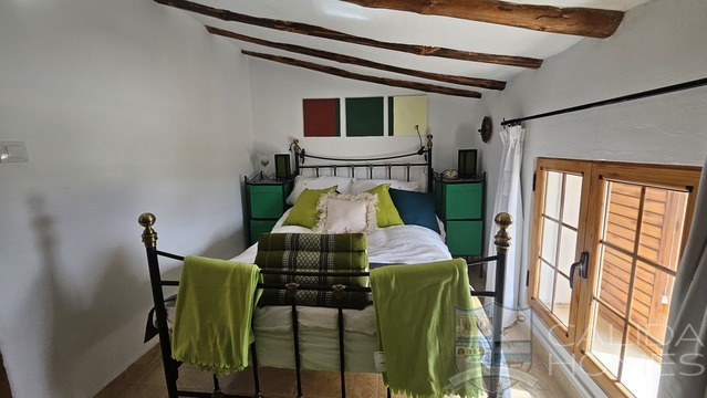 Casa Guapisima: Detached Character House for Sale in Albox, Almería
