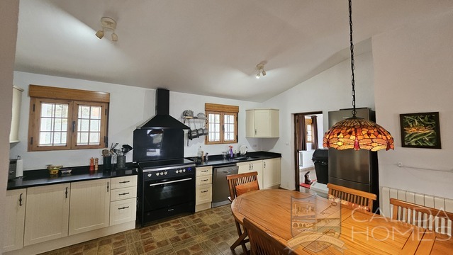 Casa Guapisima: Detached Character House for Sale in Albox, Almería