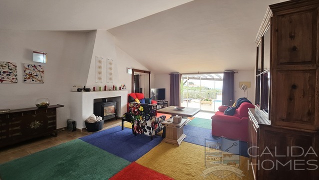 Casa Guapisima: Detached Character House for Sale in Albox, Almería