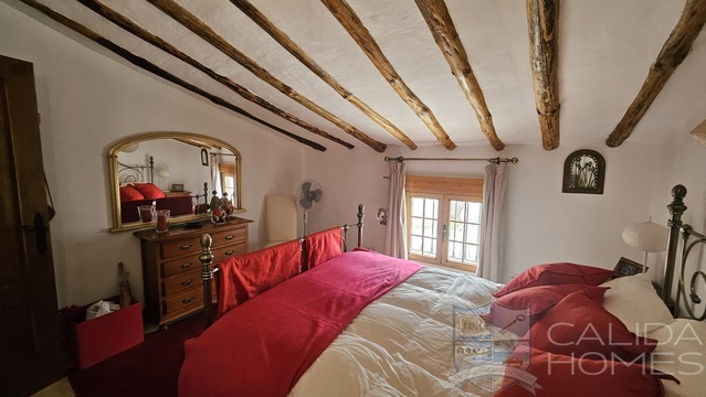 Casa Guapisima: Detached Character House for Sale in Albox, Almería