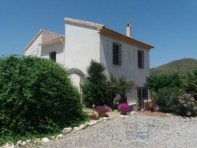 Casa Hacienda: Detached Character House in Cantoria, Almería