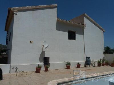 Casa Hacienda: Detached Character House in Cantoria, Almería