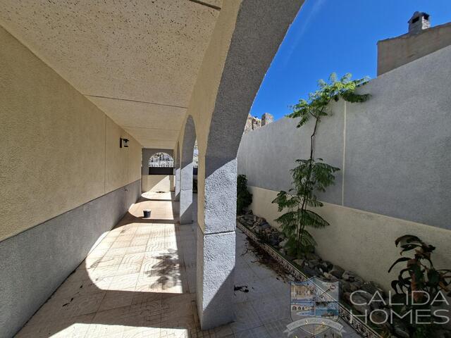 Casa Haven : Resale Villa for Sale in Somontin, Almería