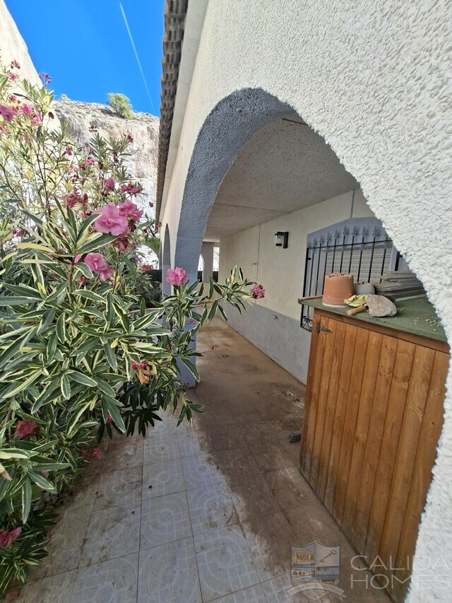 Casa Haven : Resale Villa for Sale in Somontin, Almería