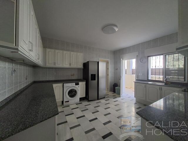 Casa Haven : Resale Villa for Sale in Somontin, Almería