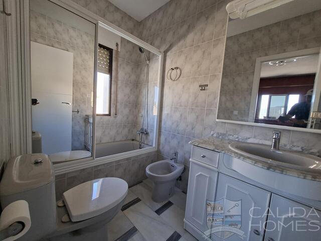Casa Haven : Resale Villa for Sale in Somontin, Almería