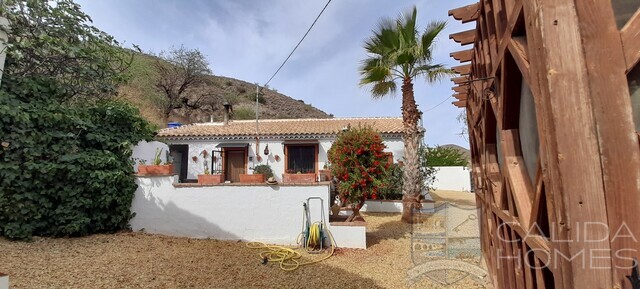 Casa Jen: Detached Character House for Sale in Oria, Almería
