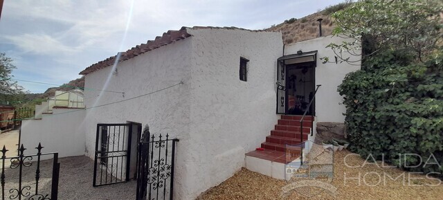 Casa Jen: Detached Character House for Sale in Oria, Almería