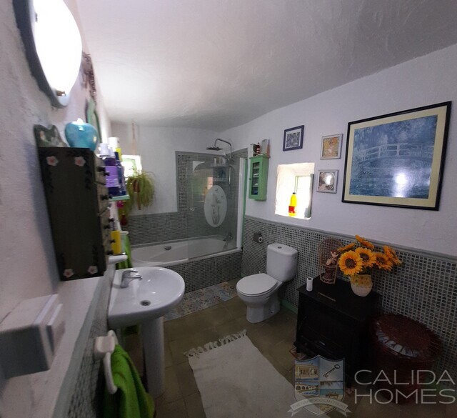 Casa Jen: Detached Character House for Sale in Oria, Almería