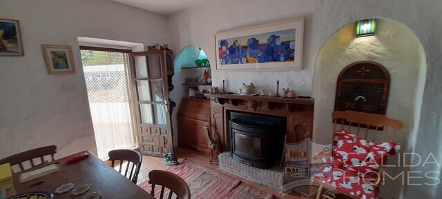 Casa Jen: Detached Character House for Sale in Oria, Almería