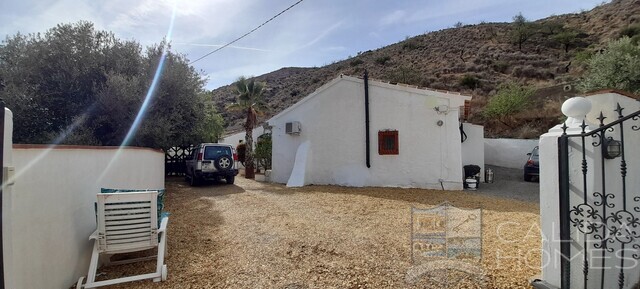 Casa Jen: Detached Character House for Sale in Oria, Almería