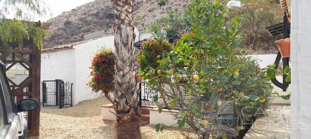 Casa Jen: Detached Character House for Sale in Oria, Almería
