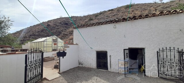 Casa Jen: Detached Character House for Sale in Oria, Almería