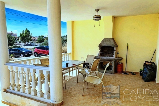 Casa Labores: Resale Villa for Sale in Albox, Almería