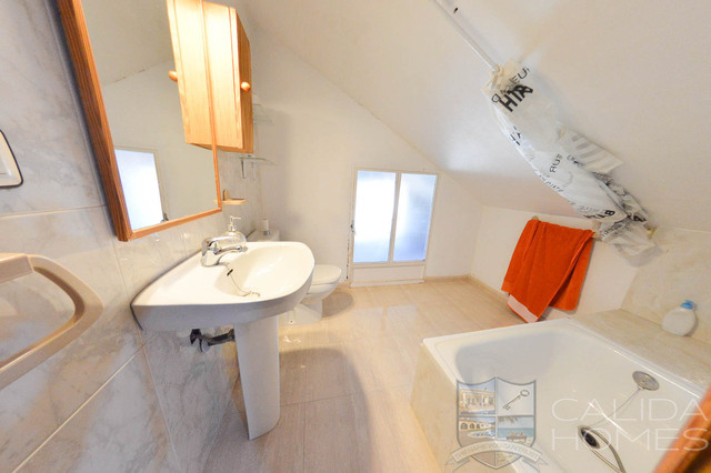 Casa Lindo: Detached Character House for Sale in Albox, Almería