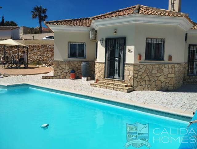 Casa Maggie: Revente Villa à vendre dans Arboleas, Almería