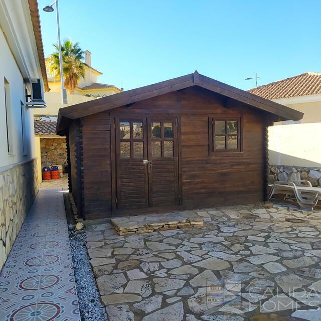 Casa Maggie: Resale Villa for Sale in Arboleas, Almería