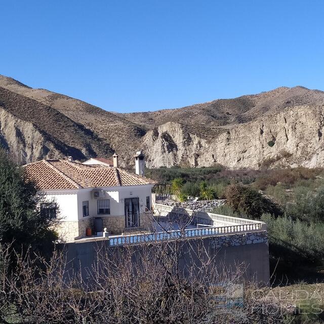 Casa Maggie: Revente Villa à vendre dans Arboleas, Almería