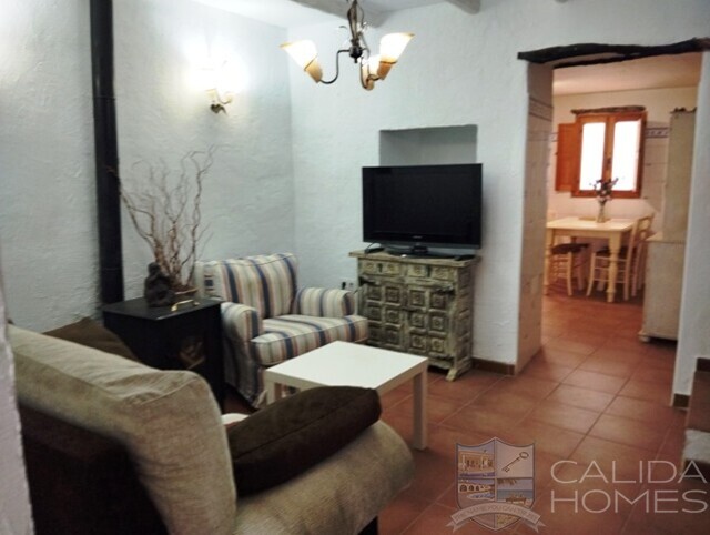 Casa Mo: Village or Town House for Sale in Cantoria, Almería