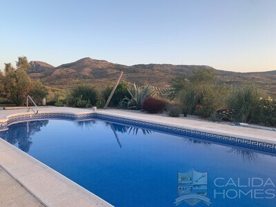 Casa Montana: Resale Villa in Oria, Almería