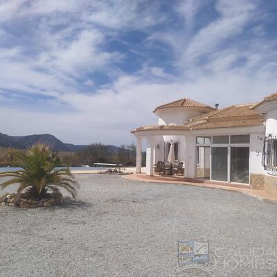 Casa Montana: Resale Villa in Oria, Almería