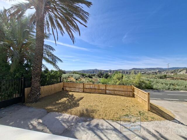 Casa Nueva: Village or Town House for Sale in La Alfoquia, Almería