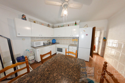 Casa Palaces : Semi-Detached Property in Zurgena, Almería