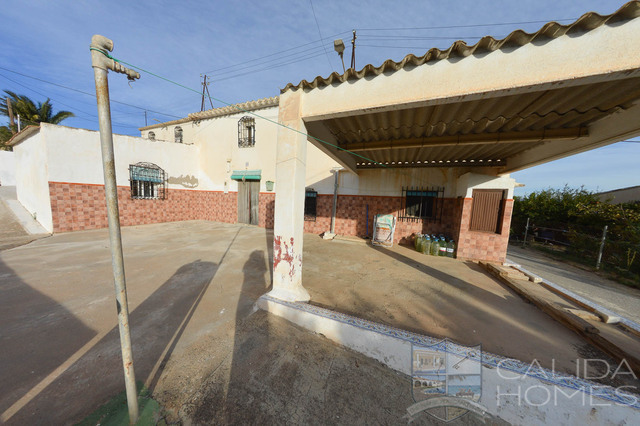 Casa Palaces : Semi-Detached Property for Sale in Zurgena, Almería