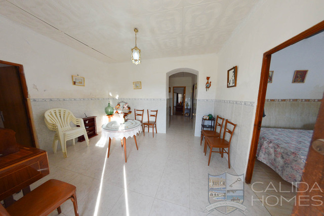 Casa Palaces : Semi-Detached Property for Sale in Zurgena, Almería